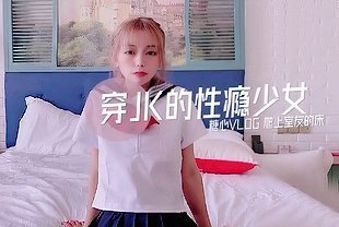 辣辣椒的性爱故事——JK制服妹子被原子弹炸倒地，上面是男友！